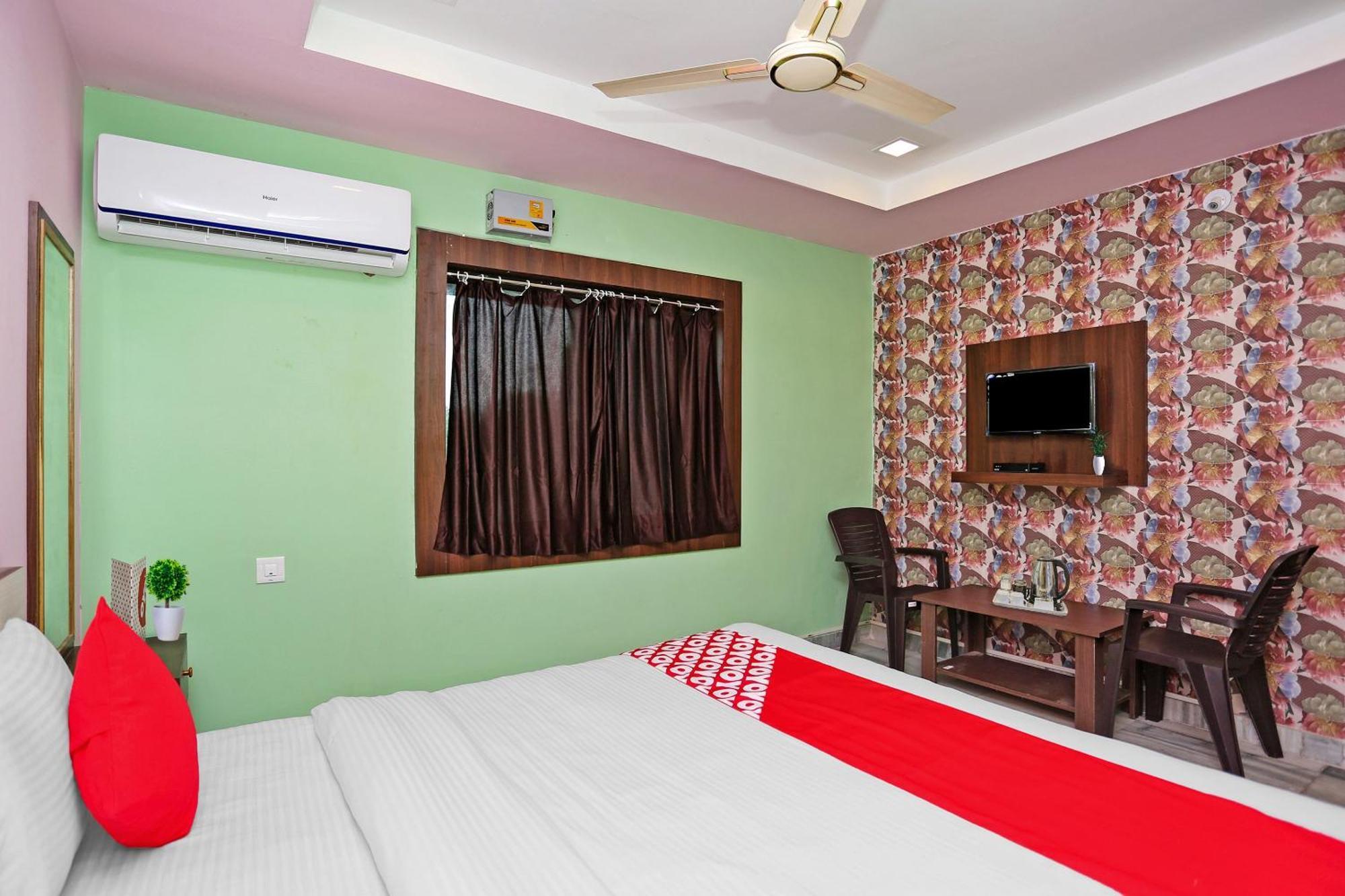Super Collection O Aryan Hotel Khandagiri Экстерьер фото